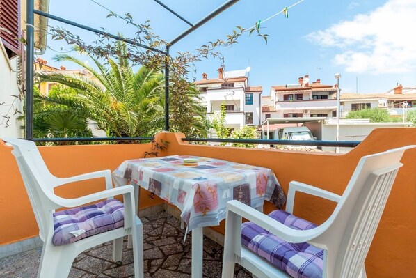 Apartment (A1) | Balkon