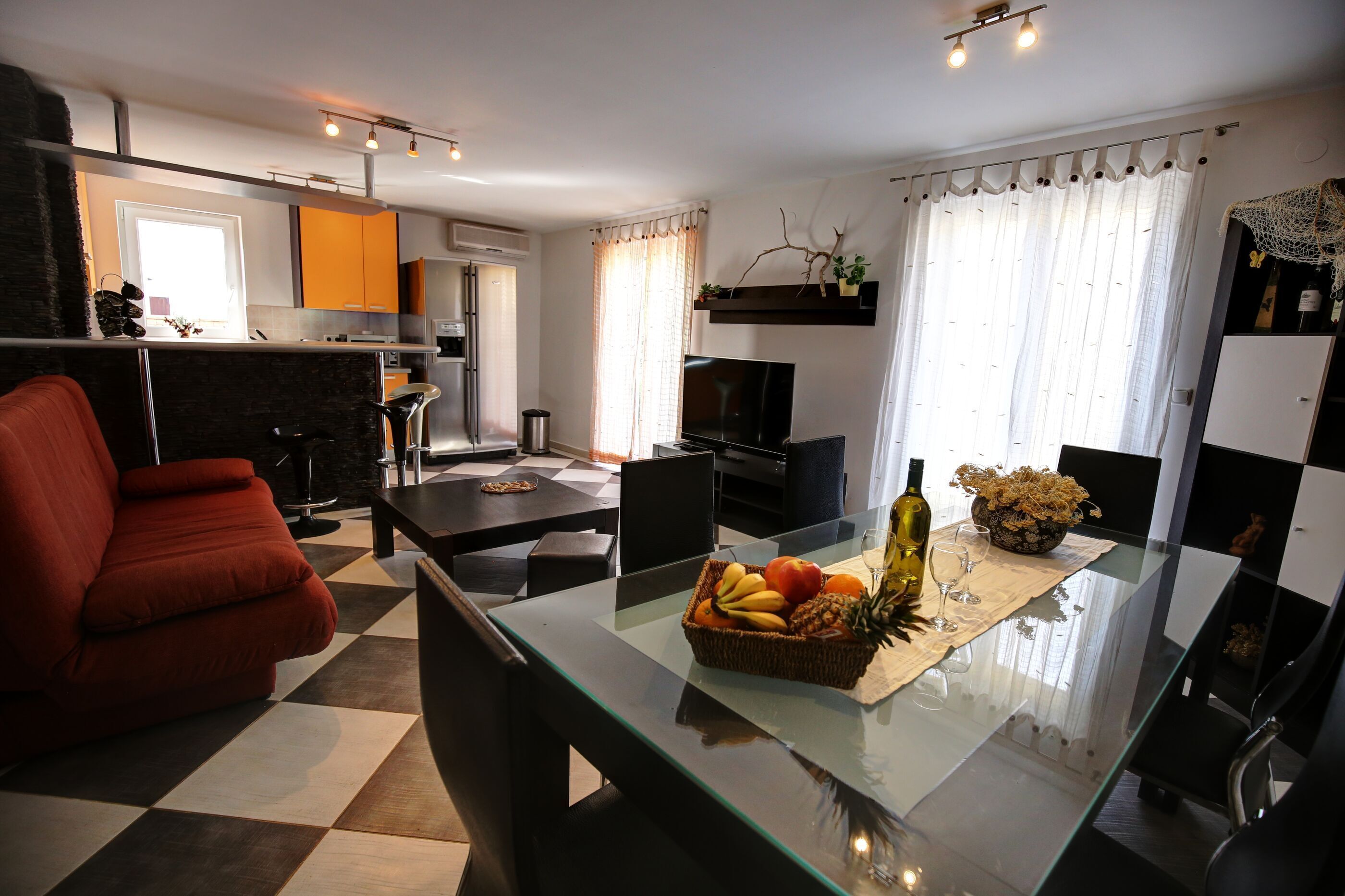 Apartment (A1) | Private kitchen | Fridge, microwave, oven, stovetop