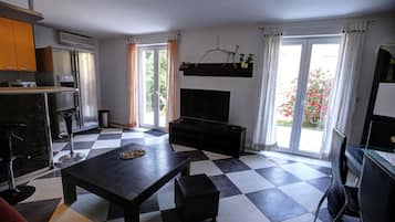 Apartment (A1) | Eigene Küche | Kühlschrank, Mikrowelle, Ofen, Herdplatte
