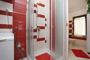 Apartment (A1) | Bathroom | Shower - Apartments Nada (Labin)