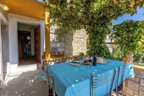 House | Terrace/patio