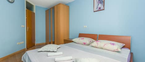 アパートメント (A1) | WiFi (無料)、ベッドシーツ