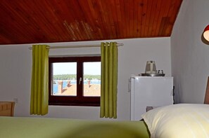 Room (S3) | Interior