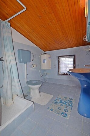 Room (S3) | Bathroom