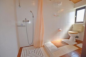 Room (S5) | Bathroom