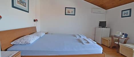 Room (S4)