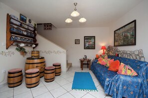 House | Living room | TV, DVD player