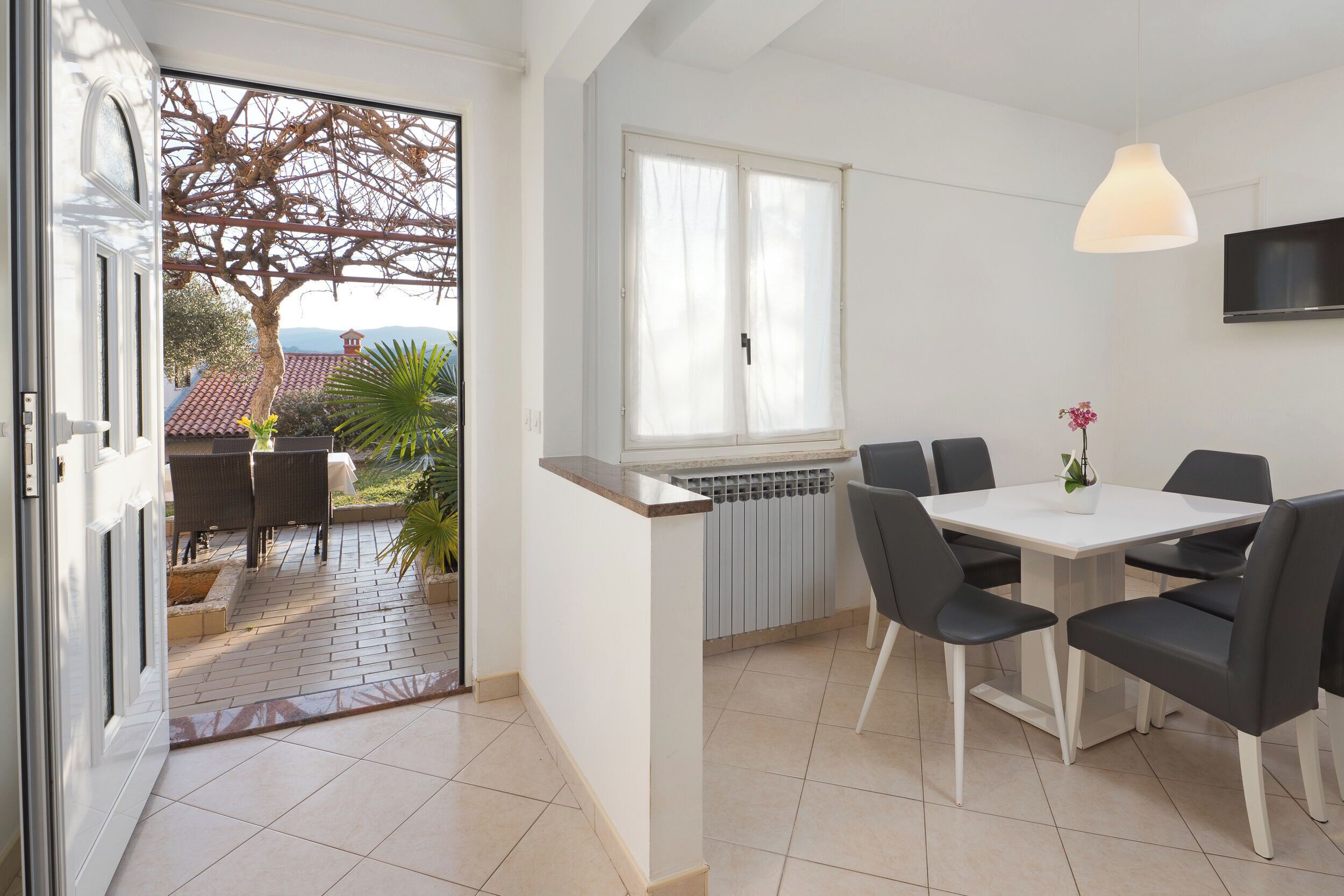 Apartment (A4) | Dining
