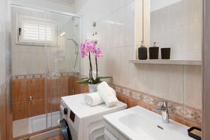 Apartment (A3) | Bathroom