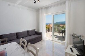Apartment (A3) | Living room | Flat-screen TV - Apartments Marina (Labin)
