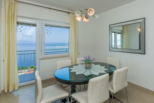 Apartment (A1) | Speisen