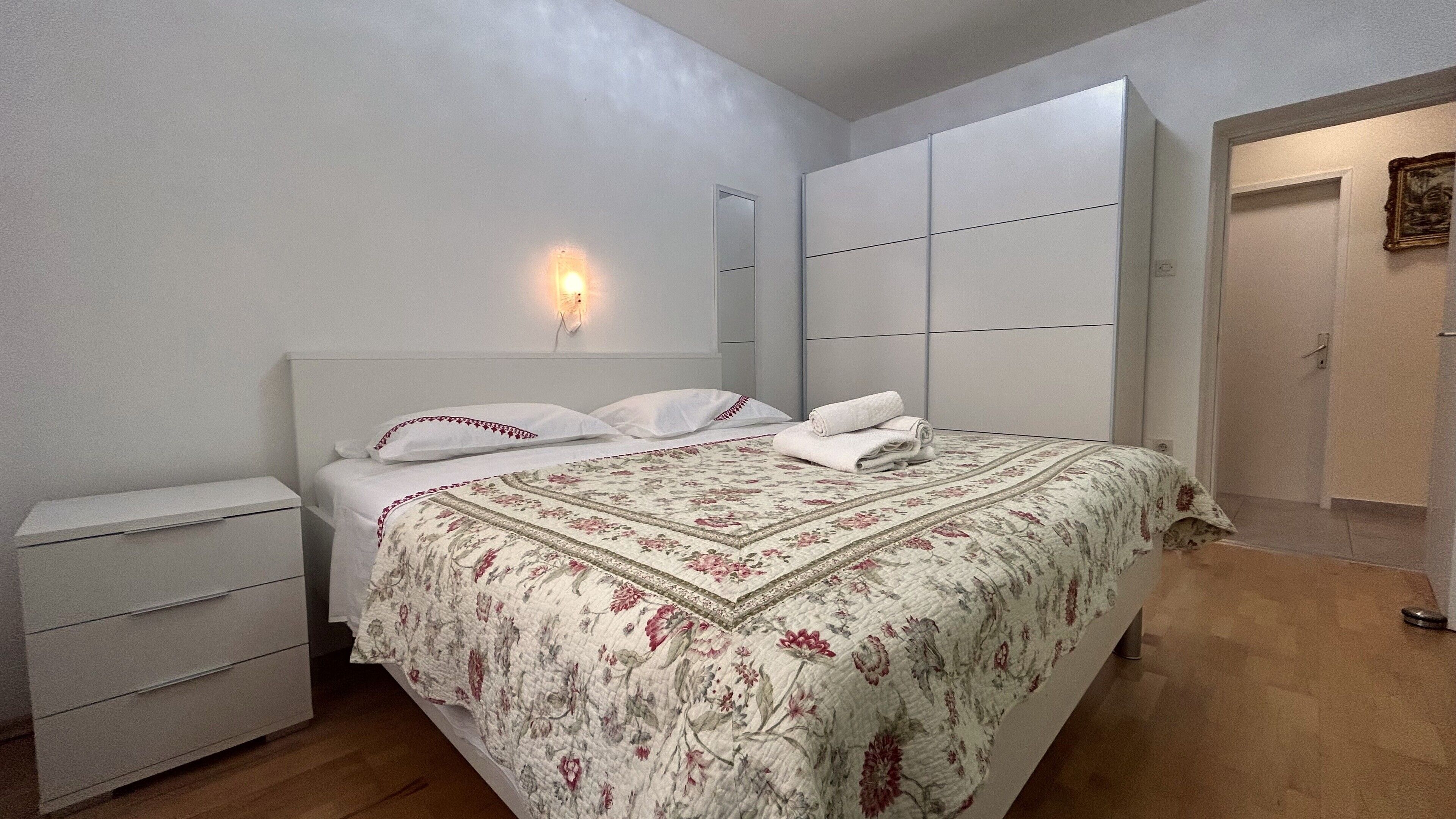 3 bedrooms, free WiFi, bed sheets