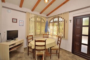 Apartment (A1) | Living room