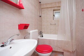 Apartment (A1) | Bathroom