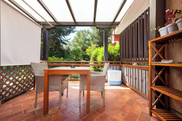 Apartment (A1) | Outdoor dining