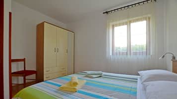 1 bedroom, free WiFi, bed sheets