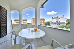 Apartment (A1) | Balkon