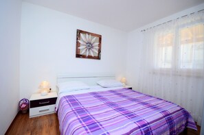 1 室のベッドルーム、WiFi (無料)