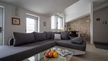 Apartment (A6) | Living room