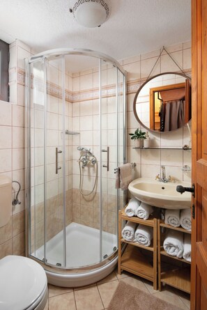 Apartment (A1) | Bathroom