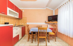 Apartment (A1) | Dining