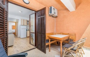 Apartment (A5) | Balcony