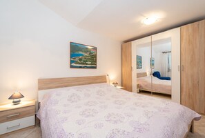 4 bedrooms, free WiFi
