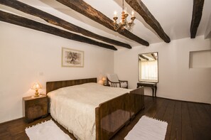 2 camere, ferro/asse da stiro, culle/letti per bambini (gratuiti)