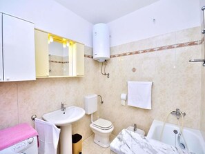Bathroom - House Bruno (Pula)