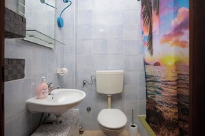 Apartment (A2) | Bathroom