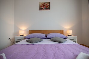 1 bedroom, free WiFi, bed sheets