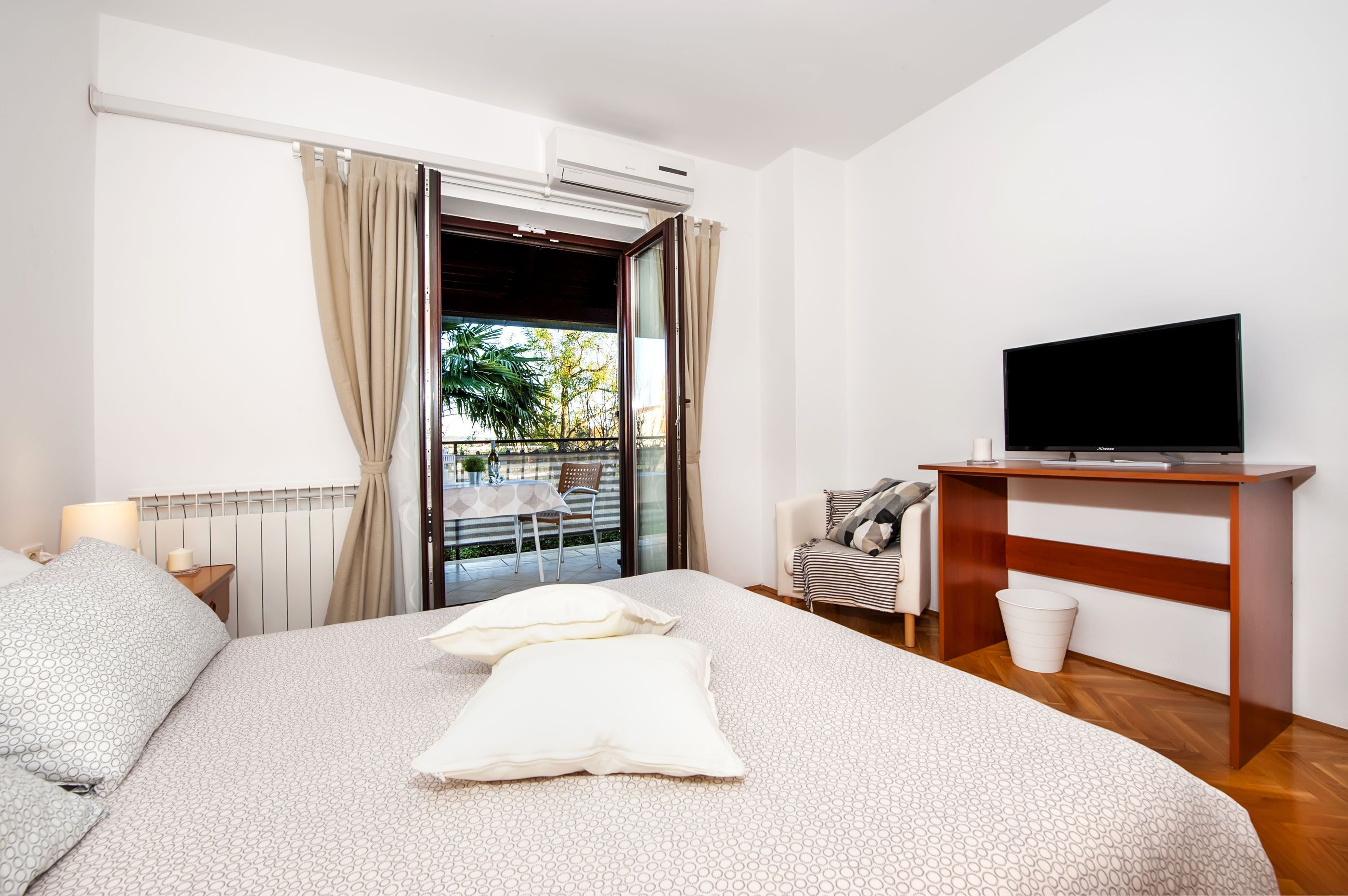 2 bedrooms, WiFi (free)
