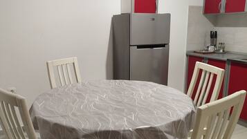 Apartment (A1) | Private kitchen | Fridge, oven, stovetop, espresso maker