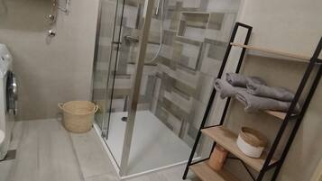 Apartment (A1) | Bathroom | Bathtub