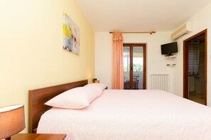 3 chambres, coffre-fort, accĂšs au Wi-Fi (inclus)