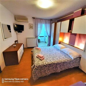 3 bedrooms, in-room safe, free WiFi