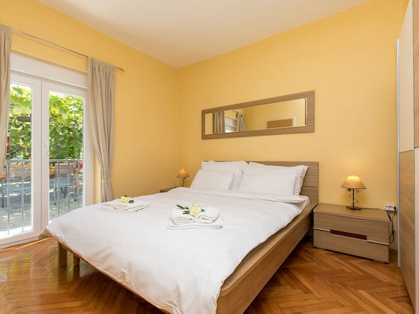 1 chambre, coffres-forts dans les chambres, fer et planche Ă repasser