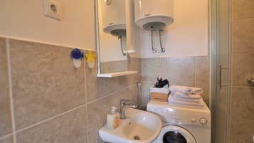 Studio (A1) | Badezimmer