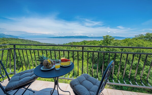 Apartment (A3) | Balcony