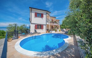 Piscine extérieure, piscine chauffée