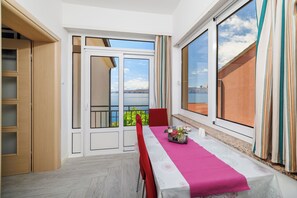 Apartment (A1) | Dining