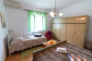 4 bedrooms, free WiFi