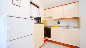 Cozinha privada | Geladeira, fogão, cooktop, máquina de café expresso