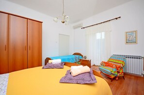 4 bedrooms, free WiFi - Apartments Bogetic (Premantura)