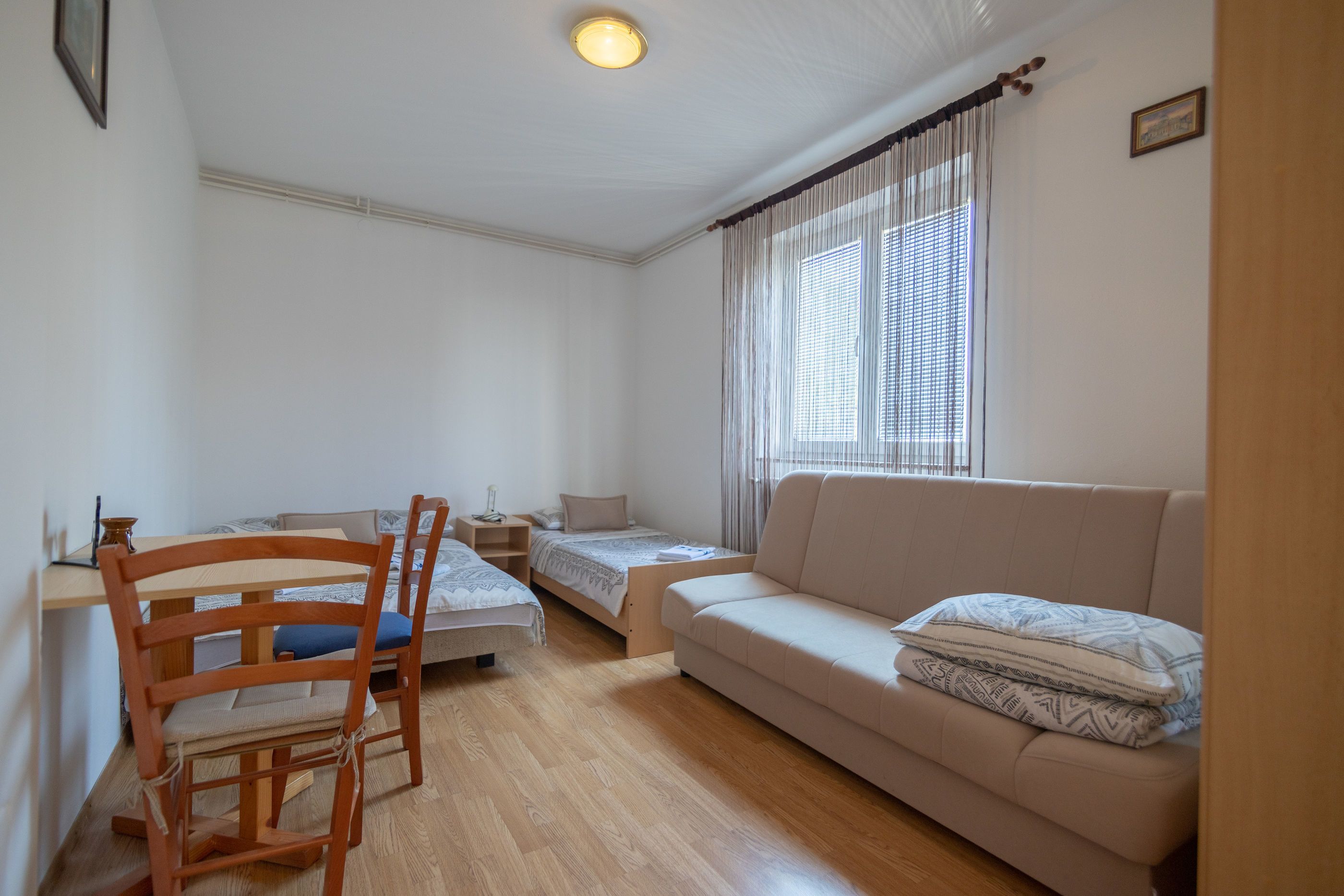 3 slaapkamers, een strijkplank/strijkijzer, gratis wifi