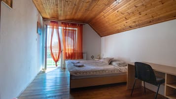 3 habitaciones, tabla de planchar con plancha y wifi gratis