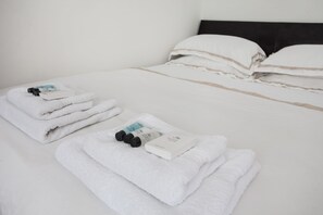 Basic Apartment | 1 bedroom, individually decorated, individually furnished - Basic Apartment for Two Amazing Location (London)