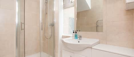 Apartamento básico | Chuveiro