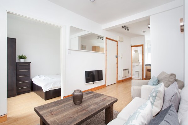 Leilighet – basic | Oppholdsområde | Smart-TV