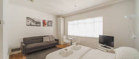 Dihias secara berasingan, dilengkapkan perabot secara berasingan